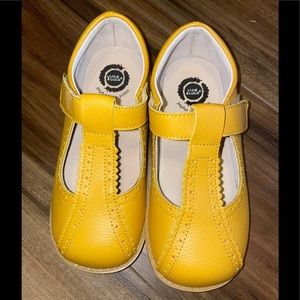 Livie and Luca girls shoe size 1